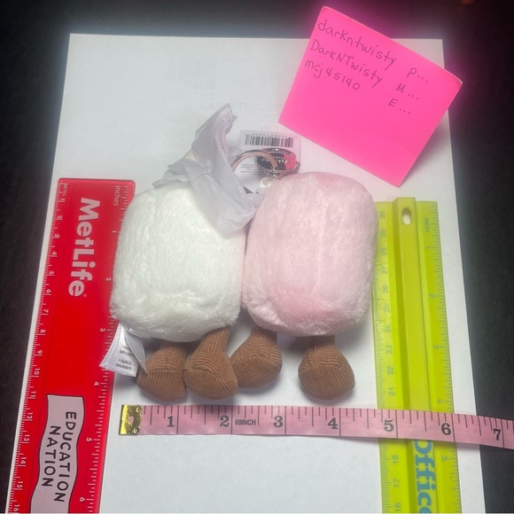 BNWT JELLYCAT I AM AMUSEABLE PAIR OF MARSHMALLOWS BAG CHARM KEYCHAIN - Picture 8 of 13